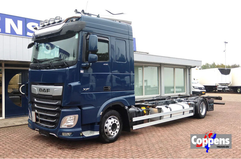 DAF XF 430 430 FA 4x2 BDF/Chassiscabine Wisselbare opbouw - Cab chassis truck: picture 1 DAF XF 430 430 FA 4x2 BDF/Chassiscabine Wisselbare opbouw - Cab chassis truck: picture 1