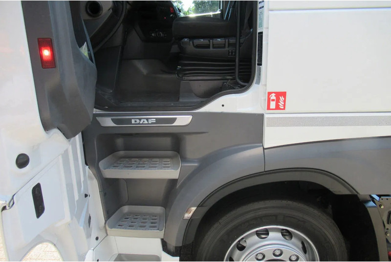 Container transporter/ Swap body truck DAF XF 450 FAR BDF Systeem: picture 15