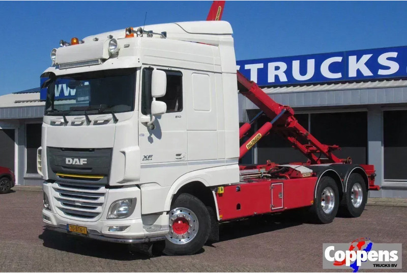 DAF XF 510 Fat 6x4 Euro 6 - Hook lift truck: picture 1 DAF XF 510 Fat 6x4 Euro 6 - Hook lift truck: picture 1