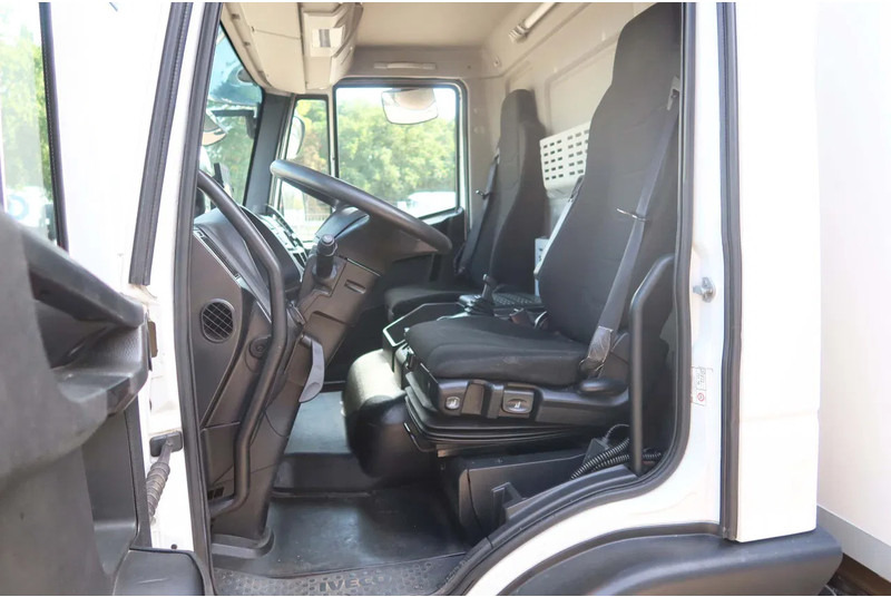 Iveco EuroCargo 120 El 210L Koel/Vries+Klep Bitemp met verplaatsbare wand - Refrigerator truck: picture 5 Iveco EuroCargo 120 El 210L Koel/Vries+Klep Bitemp met verplaatsbare wand - Refrigerator truck: picture 5