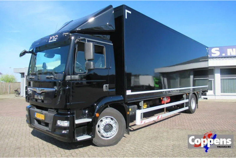 MAN TGM 15.250 Bak + klep E6 - Box truck: picture 1 MAN TGM 15.250 Bak + klep E6 - Box truck: picture 1