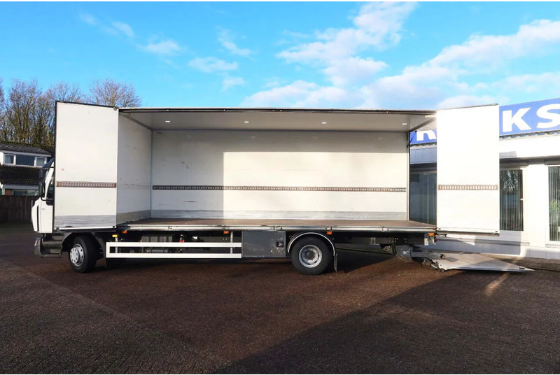 Renault D250 Bakwagen + Laadklep Deuren - Box truck: picture 2 Renault D250 Bakwagen + Laadklep Deuren - Box truck: picture 2