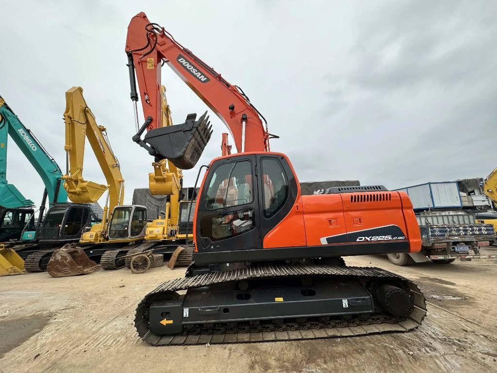 Doosan DX225LC-9C - Crawler excavator: picture 1 Doosan DX225LC-9C - Crawler excavator: picture 1