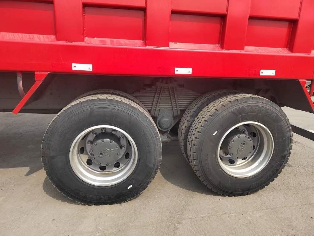 Howo 371 8x4 - Tipper: picture 4 Howo 371 8x4 - Tipper: picture 4
