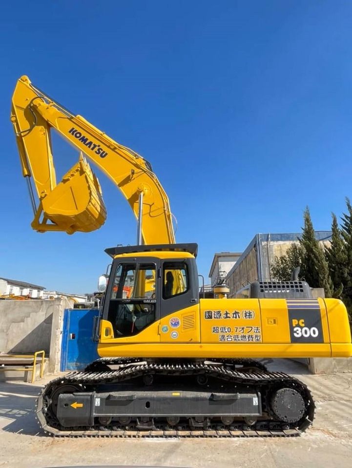 Komatsu PC300-7 - Crawler excavator: picture 3 Komatsu PC300-7 - Crawler excavator: picture 3