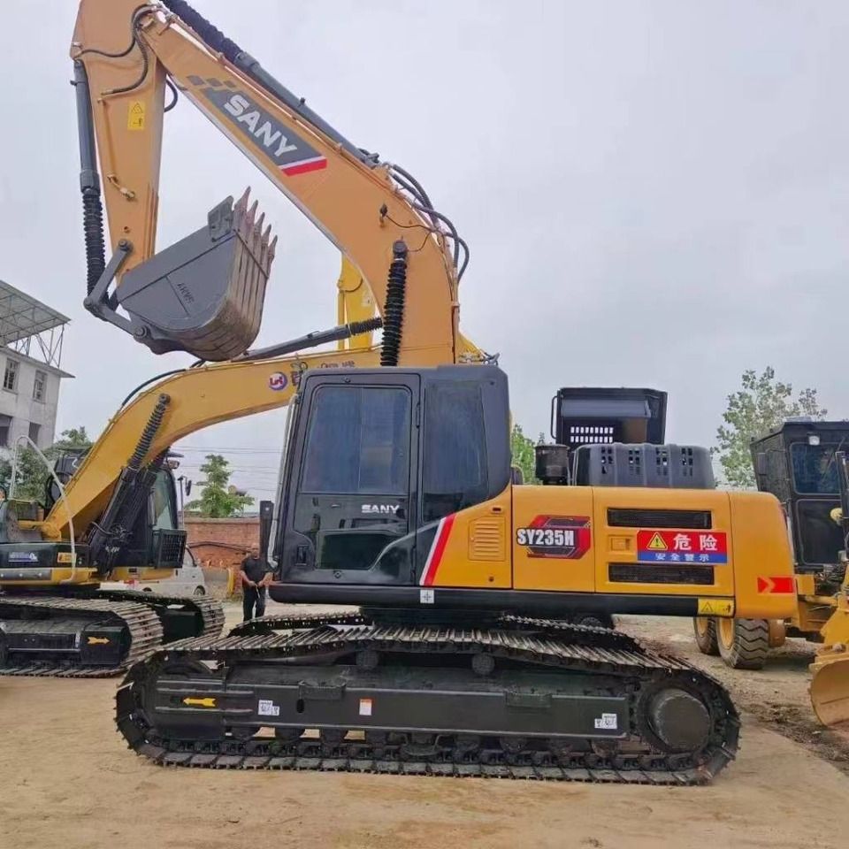 Sany SY 235H - Crawler excavator: picture 1 Sany SY 235H - Crawler excavator: picture 1