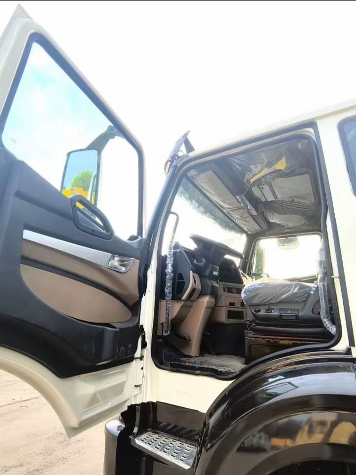 Howo 371 6x4 - Tractor unit: picture 5 Howo 371 6x4 - Tractor unit: picture 5