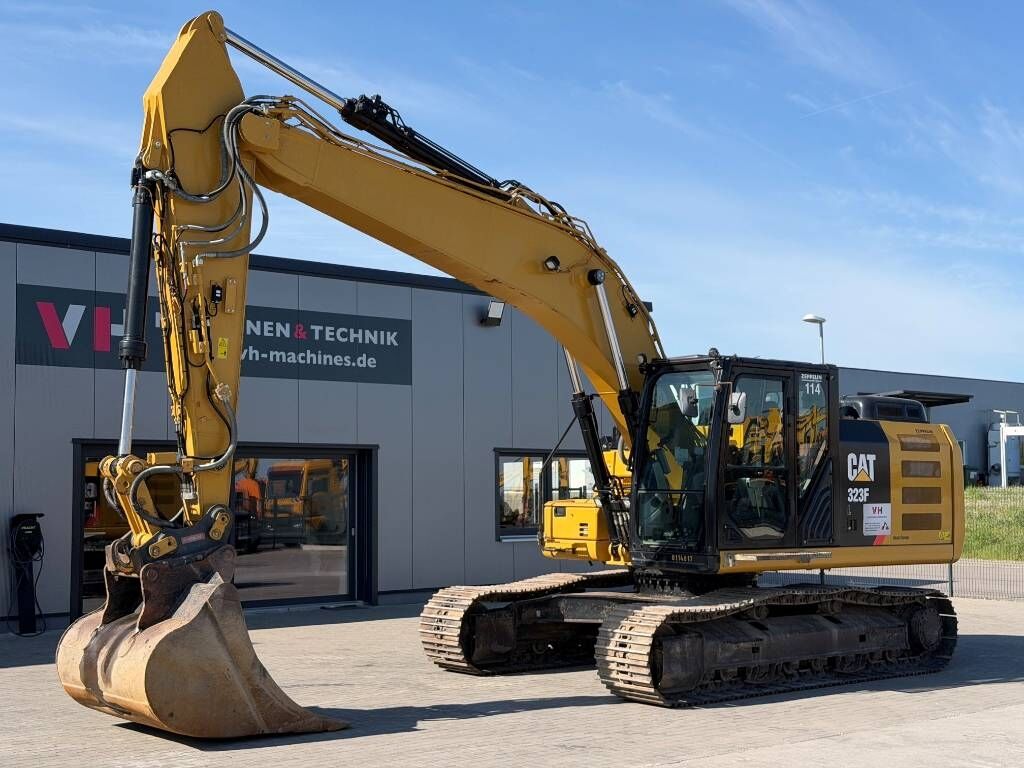 CAT 323 F L - Crawler excavator: picture 1 CAT 323 F L - Crawler excavator: picture 1