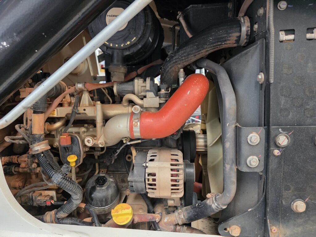 Backhoe loader HIDROMEK HMK 102 B: picture 6