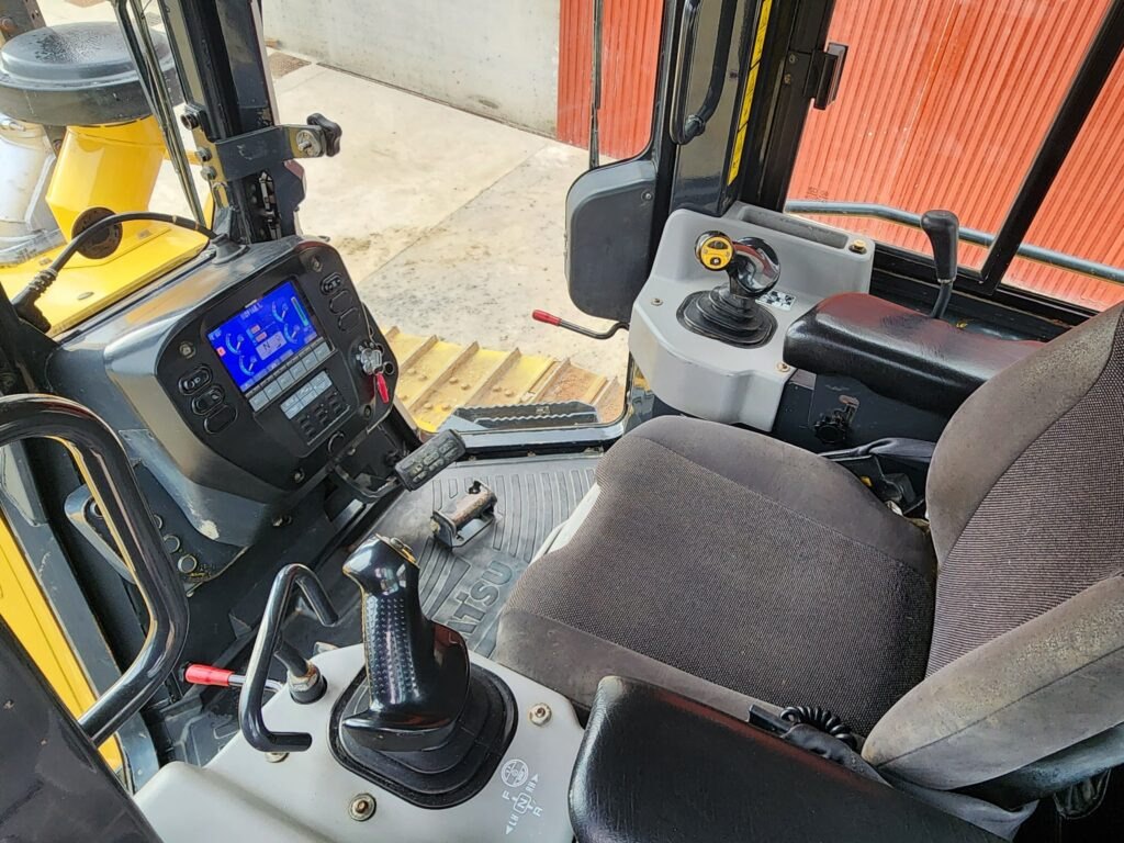 Bulldozer KOMATSU D61PX-23: picture 9