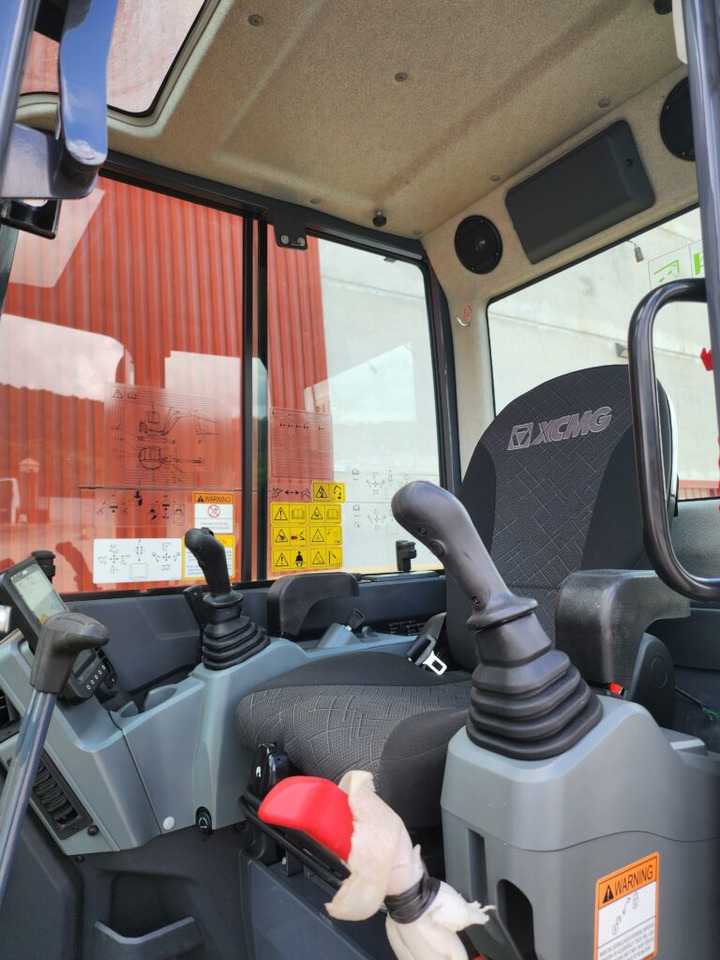 Mini excavator XCMG XE55U NUEVA: picture 11