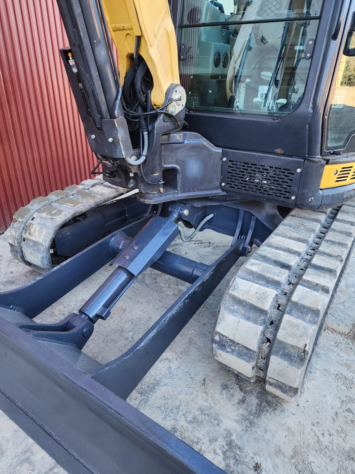 Mini excavator YANMAR VIO57: picture 7