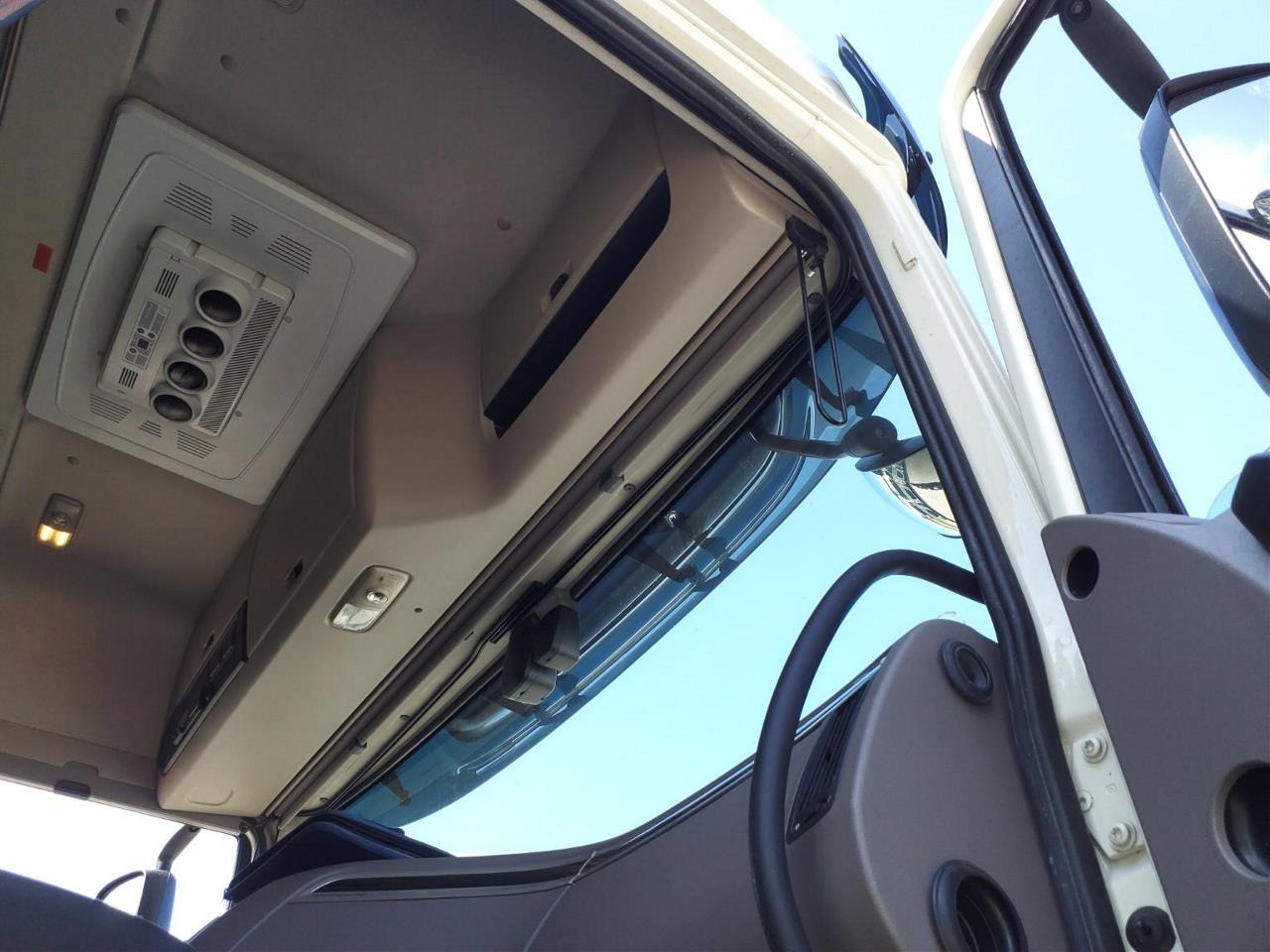 DAF XF480 - Tractor unit: picture 5 DAF XF480 - Tractor unit: picture 5