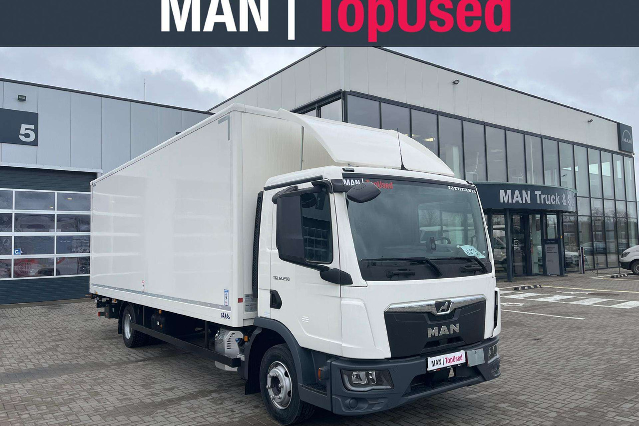 MAN 12.250 4x2 BL CH (8425) - Box truck: picture 2 MAN 12.250 4x2 BL CH (8425) - Box truck: picture 2