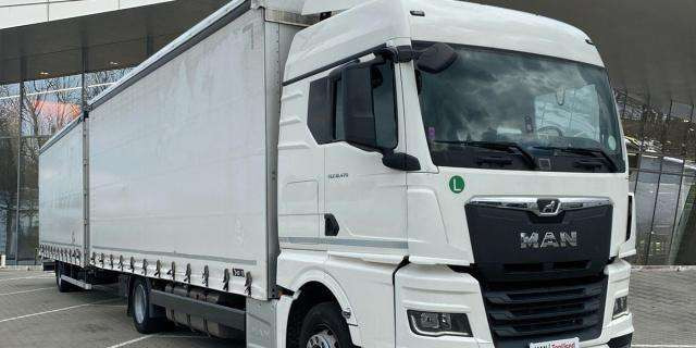 MAN TGX18.470 4x2 LL Retarder (8830) - Curtainsider truck: picture 2 MAN TGX18.470 4x2 LL Retarder (8830) - Curtainsider truck: picture 2