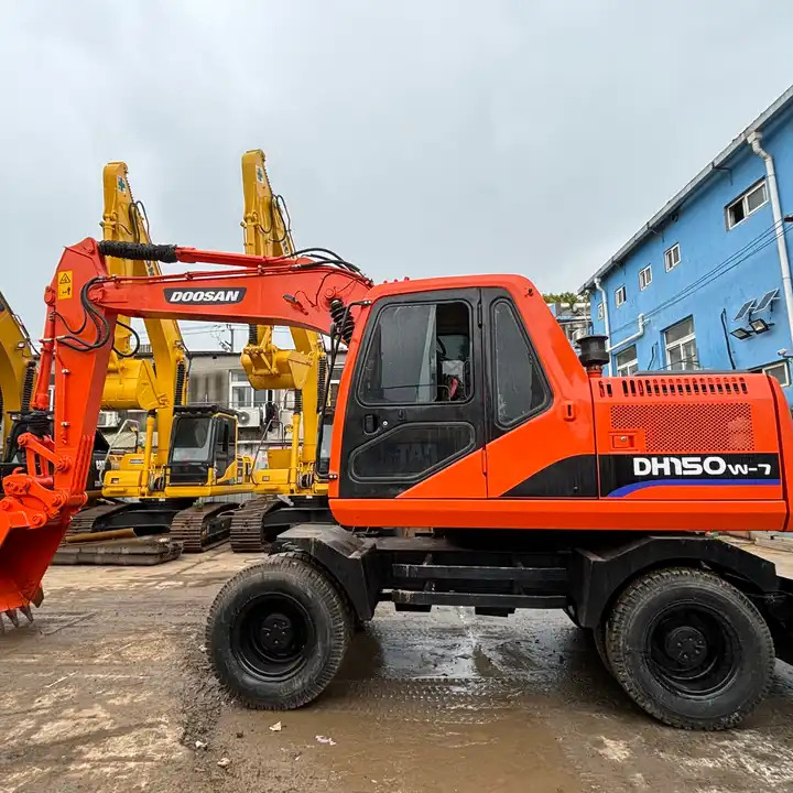 15ton Used Wheel Excavator Doosan Dh150w-7 Made In Korea For Sale With Original Good Running Condition In Shanghai - Wheel excavator: picture 1 15ton Used Wheel Excavator Doosan Dh150w-7 Made In Korea For Sale With Original Good Running Condition In Shanghai - Wheel excavator: picture 1