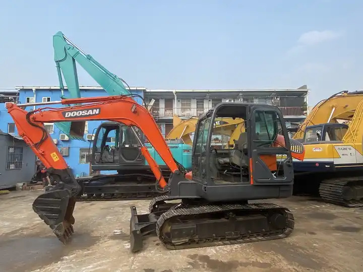 Crawler excavator 90% new Korea Doosan 6ton dx60 Used  excavator in stock: picture 6