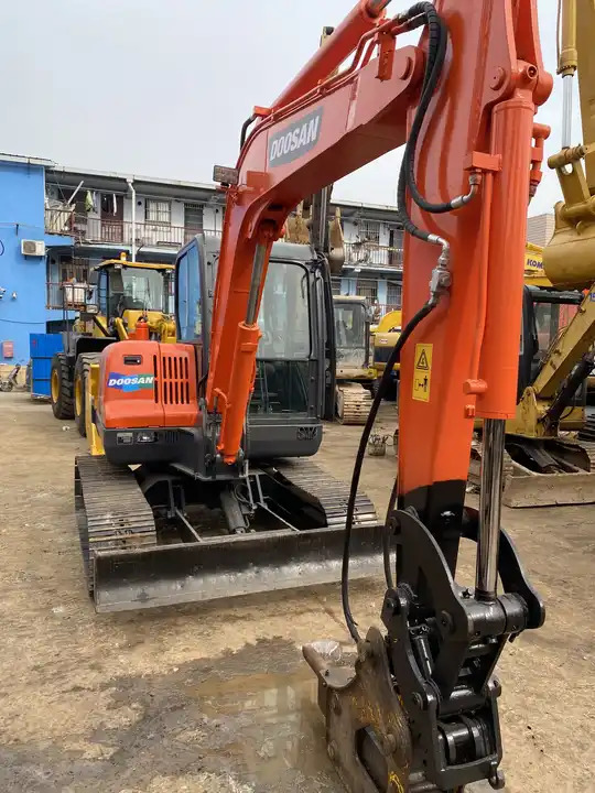 Best Price For 6t Mini Excavator,Small Excavating Machine Korea Doosan Used Excavators Doosan Dx60 For Sale In Shanghai - Crawler excavator: picture 5 Best Price For 6t Mini Excavator,Small Excavating Machine Korea Doosan Used Excavators Doosan Dx60 For Sale In Shanghai - Crawler excavator: picture 5