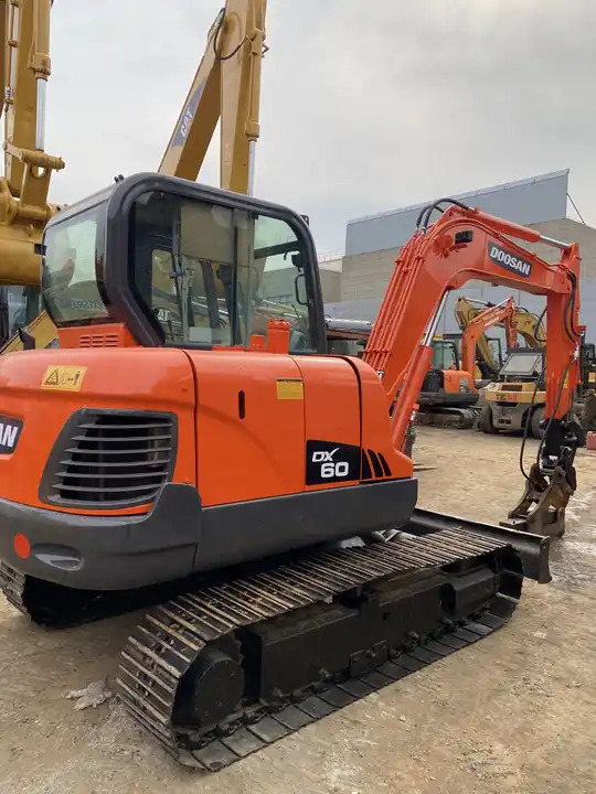Best Price For 6t Mini Excavator,Small Excavating Machine Korea Doosan Used Excavators Doosan Dx60 For Sale In Shanghai - Crawler excavator: picture 3 Best Price For 6t Mini Excavator,Small Excavating Machine Korea Doosan Used Excavators Doosan Dx60 For Sale In Shanghai - Crawler excavator: picture 3