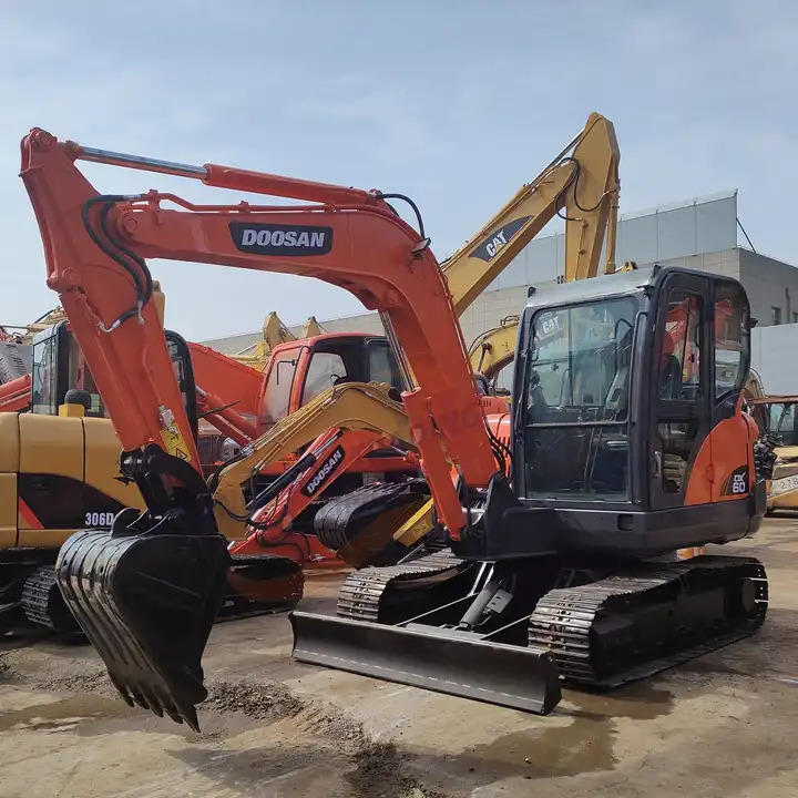 Dx60 Used Crawler Excavator Used Excavator For Sale High Quality ExcavatorDOOSAN DH 55DH55 H-frame - Excavator: picture 2 Dx60 Used Crawler Excavator Used Excavator For Sale High Quality ExcavatorDOOSAN DH 55DH55 H-frame - Excavator: picture 2