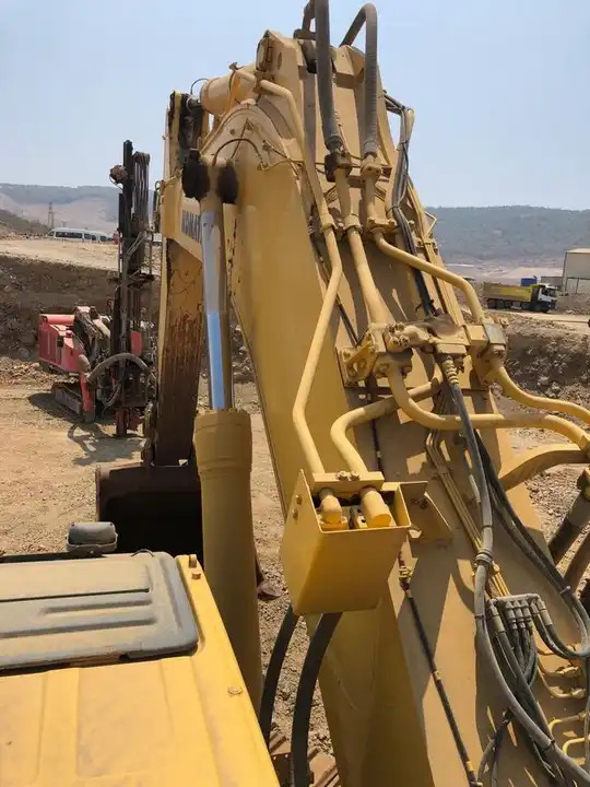 Good Condition Used Komastu PC400 PC450 PC200 PC700 Excavator Komatsu PC200 - Excavator: picture 5 Good Condition Used Komastu PC400 PC450 PC200 PC700 Excavator Komatsu PC200 - Excavator: picture 5
