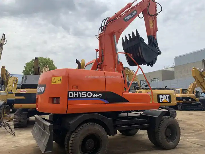 High Efficient Used Excavator Doosan 150w-7 For Sale Second Hand Good Quality DH150W Excavator with Good Condition - Crawler excavator: picture 2 High Efficient Used Excavator Doosan 150w-7 For Sale Second Hand Good Quality DH150W Excavator with Good Condition - Crawler excavator: picture 2