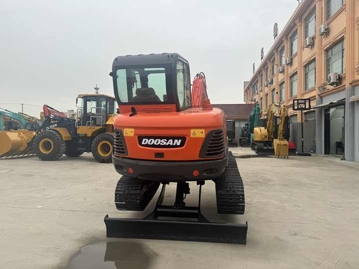 High Quality and Low Price Used Doosan Dx60 Dx75 Dx80 Crawler Excavator in Good Condition 6-ton Mini 6t Excavator for Sale - Crawler excavator: picture 2 High Quality and Low Price Used Doosan Dx60 Dx75 Dx80 Crawler Excavator in Good Condition 6-ton Mini 6t Excavator for Sale - Crawler excavator: picture 2