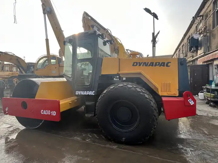 Hot-Selling Used Dynapac Ca30d Road Roller In Stock Good Condition And Quality Assurance Low Price And Low Working Hours On Sale - Road roller: picture 4 Hot-Selling Used Dynapac Ca30d Road Roller In Stock Good Condition And Quality Assurance Low Price And Low Working Hours On Sale - Road roller: picture 4