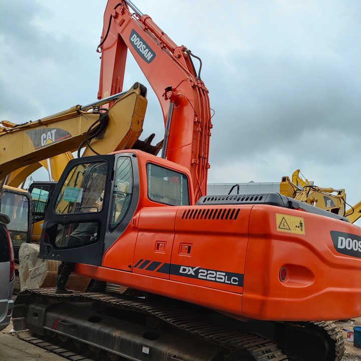Hydraulic Excavator Doosan DX225LC and More Used Excavator from Korea - Crawler excavator: picture 1 Hydraulic Excavator Doosan DX225LC and More Used Excavator from Korea - Crawler excavator: picture 1