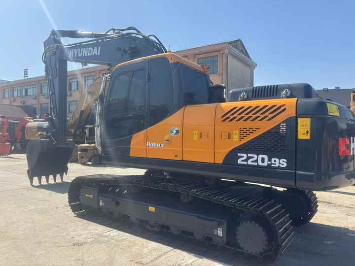 Korea Original Used Hyundai 220LC-9S Excavator Used Robex Hyundai 220 Excavator 220LC-9S Used Excavators for Sale - Excavator: picture 4 Korea Original Used Hyundai 220LC-9S Excavator Used Robex Hyundai 220 Excavator 220LC-9S Used Excavators for Sale - Excavator: picture 4