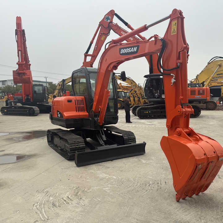 Original Top Sale High Performance Slightly Used Doosan Dx60 Dx75 Dx80 Tracked Excavator for Landscaping in Shanghai - Crawler excavator: picture 1 Original Top Sale High Performance Slightly Used Doosan Dx60 Dx75 Dx80 Tracked Excavator for Landscaping in Shanghai - Crawler excavator: picture 1