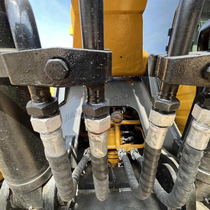 Used Excavator for Sale Sany Sy215C From Japan Contact for More Excavator - Excavator: picture 4 Used Excavator for Sale Sany Sy215C From Japan Contact for More Excavator - Excavator: picture 4