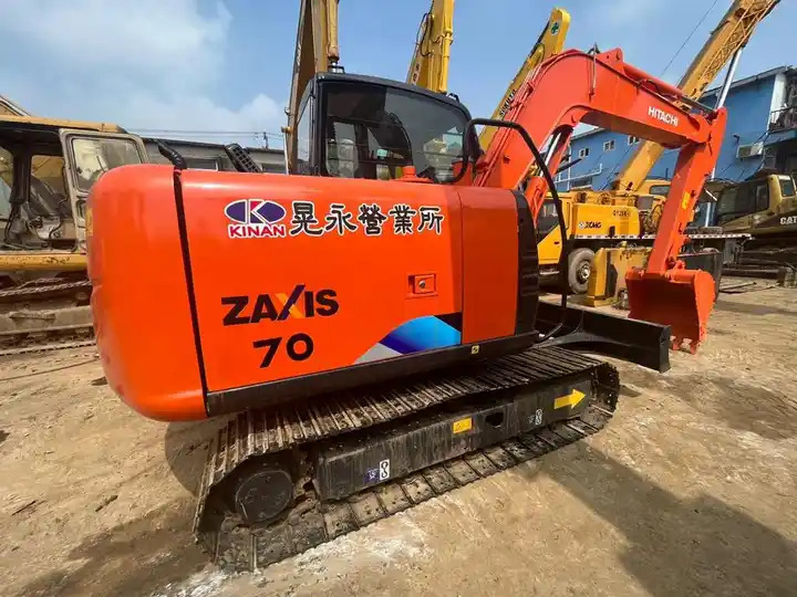 Crawler excavator Used Hitachi ZX70 crawler Excavator, Japan Made used Hitachi ZX70 Mini Excavator in good condition on sale: picture 7 Crawler excavator Used Hitachi ZX70 crawler Excavator, Japan Made used Hitachi ZX70 Mini Excavator in good condition on sale: picture 7
