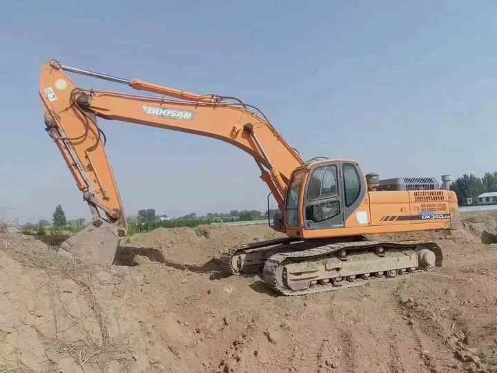 Used Original Korea Doosan 34 Ton Excavator with Cheap Price and Good Condition DOOSAN Dx340LCA Dx225 Dx330 DX360for Sale - Excavator: picture 2 Used Original Korea Doosan 34 Ton Excavator with Cheap Price and Good Condition DOOSAN Dx340LCA Dx225 Dx330 DX360for Sale - Excavator: picture 2