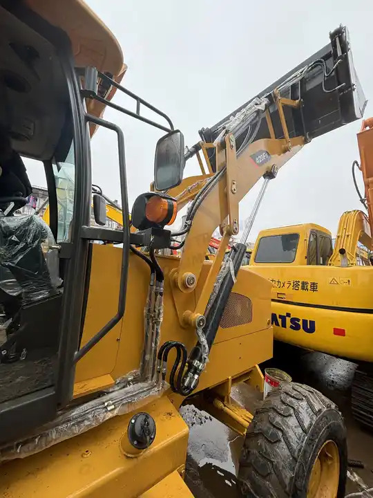 Used caterpillar backhoe loader CAT 420F2 in good condition for sale - Backhoe loader: picture 4 Used caterpillar backhoe loader CAT 420F2 in good condition for sale - Backhoe loader: picture 4
