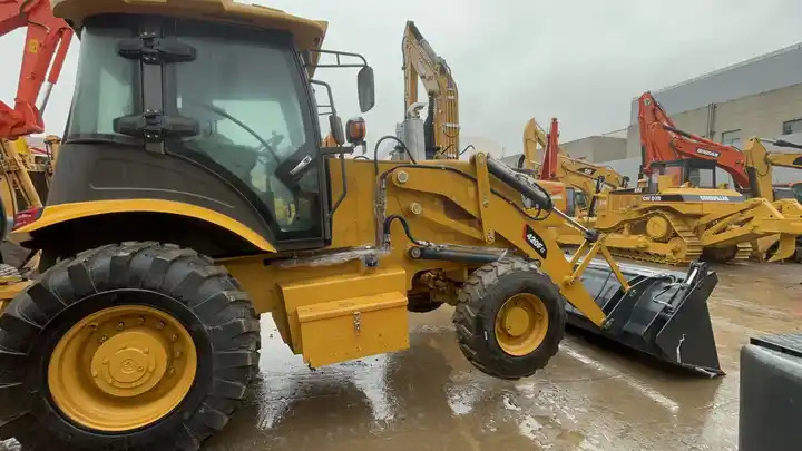 Used caterpillar backhoe loader CAT 420F2 in good condition for sale - Backhoe loader: picture 2 Used caterpillar backhoe loader CAT 420F2 in good condition for sale - Backhoe loader: picture 2