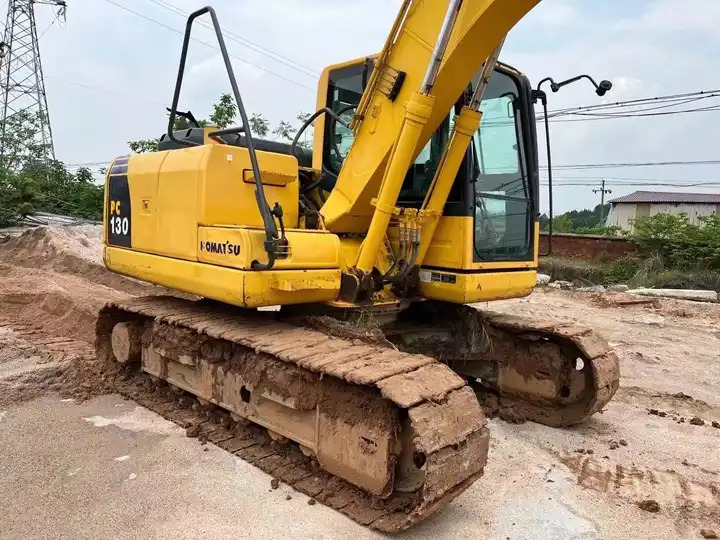 Used komatsu medium excavator PC130-7 /KOMATSU 130-7/ used japanese komatsu excavator 13 ton for sale - Crawler excavator: picture 5 Used komatsu medium excavator PC130-7 /KOMATSU 130-7/ used japanese komatsu excavator 13 ton for sale - Crawler excavator: picture 5