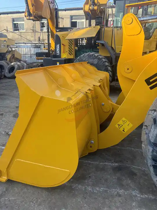 Used original China heavy duty hydraulic tractor loader SDLG 956L L956F 956l in low price - Wheel loader: picture 4 Used original China heavy duty hydraulic tractor loader SDLG 956L L956F 956l in low price - Wheel loader: picture 4