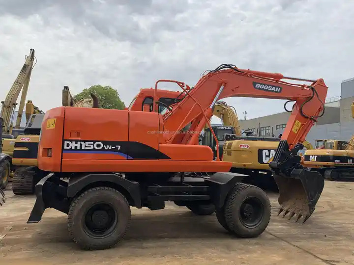 Wheel digging excavator Used DOOSAN150W DH150W DH150W-7 / second-hand KOREA engine DOOSAN DH 150 150W-7 DOOSAN150 - Crawler excavator: picture 5 Wheel digging excavator Used DOOSAN150W DH150W DH150W-7 / second-hand KOREA engine DOOSAN DH 150 150W-7 DOOSAN150 - Crawler excavator: picture 5