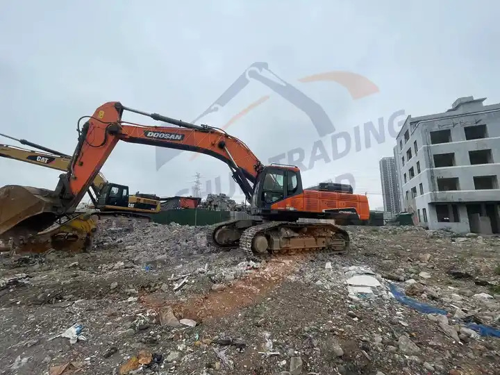 Low price Used Doosan excavator DX520LC-9C in good condition for sale - Crawler excavator: picture 4 Low price Used Doosan excavator DX520LC-9C in good condition for sale - Crawler excavator: picture 4