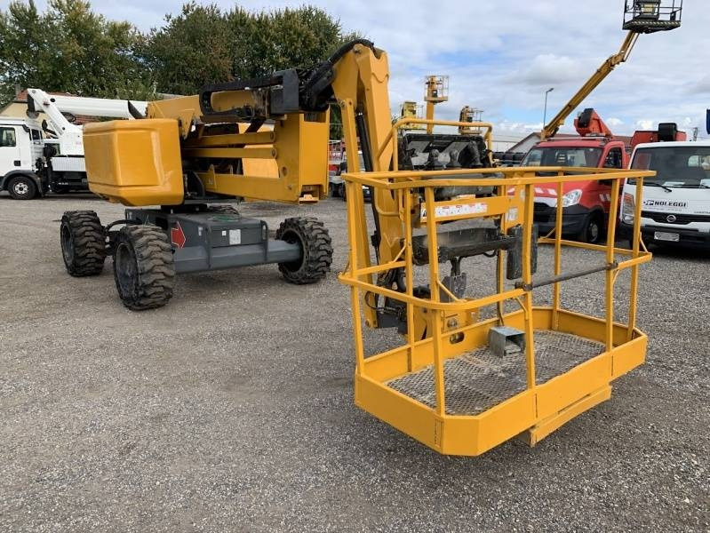 Haulotte HA16RTJ - 16m, 4x4x4, diesel - Articulated boom: picture 1 Haulotte HA16RTJ - 16m, 4x4x4, diesel - Articulated boom: picture 1