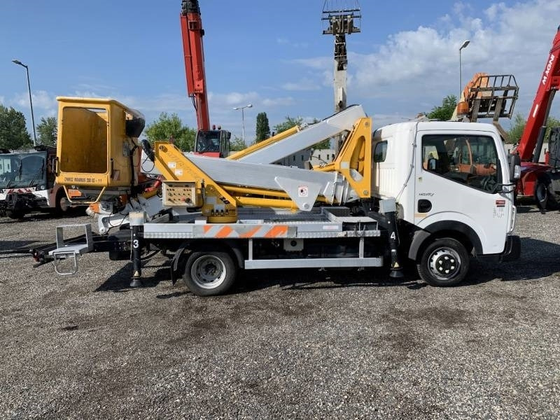 Renault Maxity Multitel MX200 - 20 m - Truck mounted aerial platform: picture 4 Renault Maxity Multitel MX200 - 20 m - Truck mounted aerial platform: picture 4
