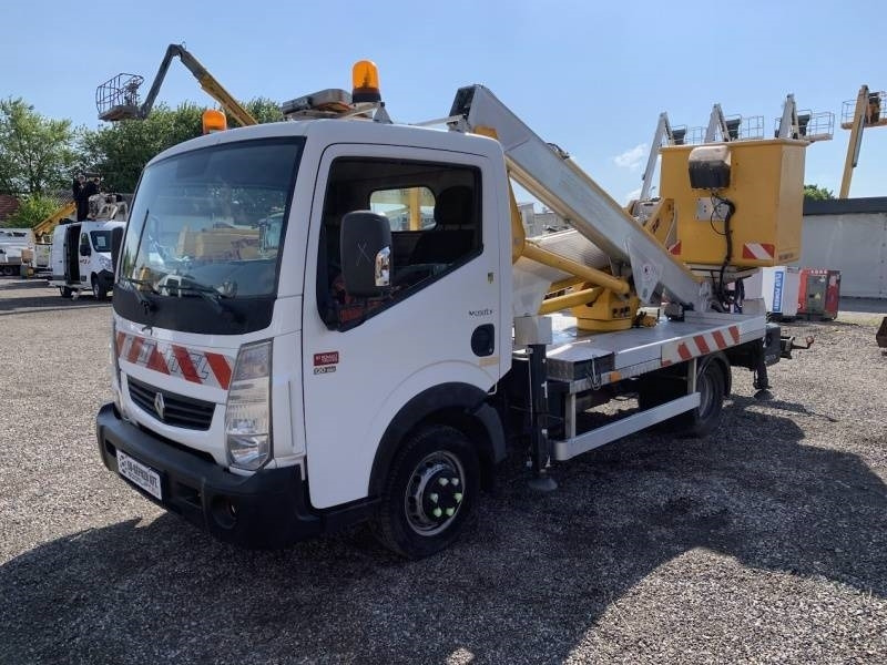Renault Maxity Multitel MX200 - 20 m - Truck mounted aerial platform: picture 2 Renault Maxity Multitel MX200 - 20 m - Truck mounted aerial platform: picture 2