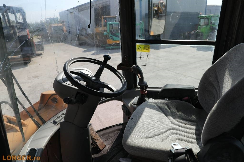 Wheel loader Case 211 D: picture 10