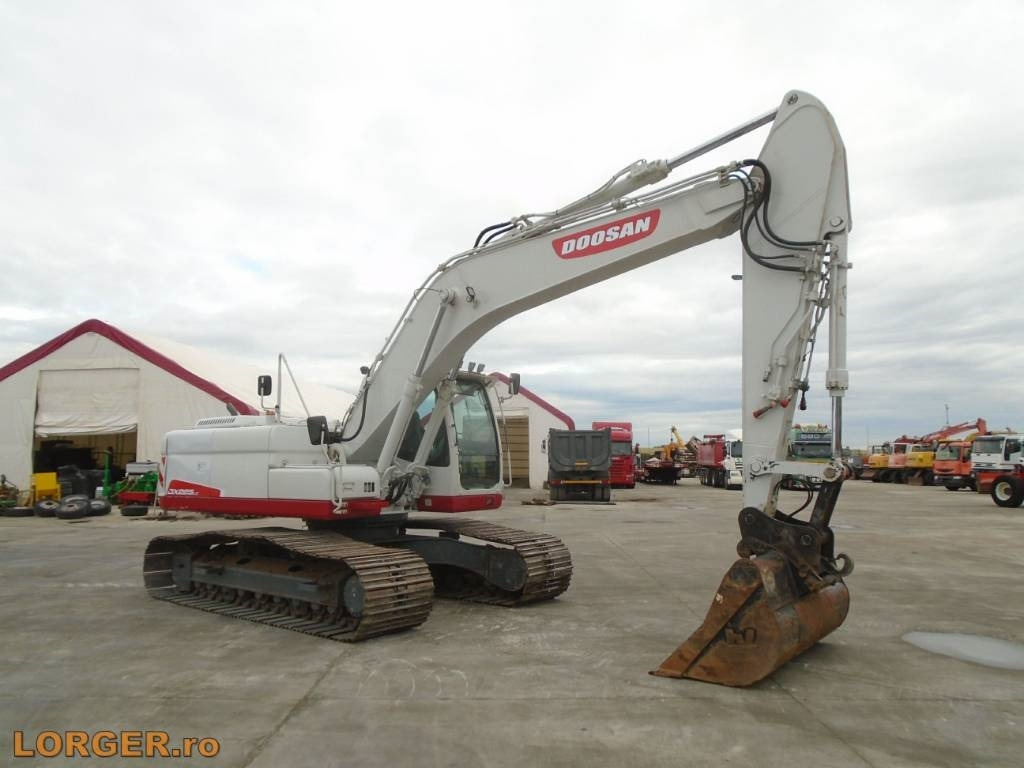 Doosan DX 225 LC with 18m long reach boom - Crawler excavator: picture 5 Doosan DX 225 LC with 18m long reach boom - Crawler excavator: picture 5
