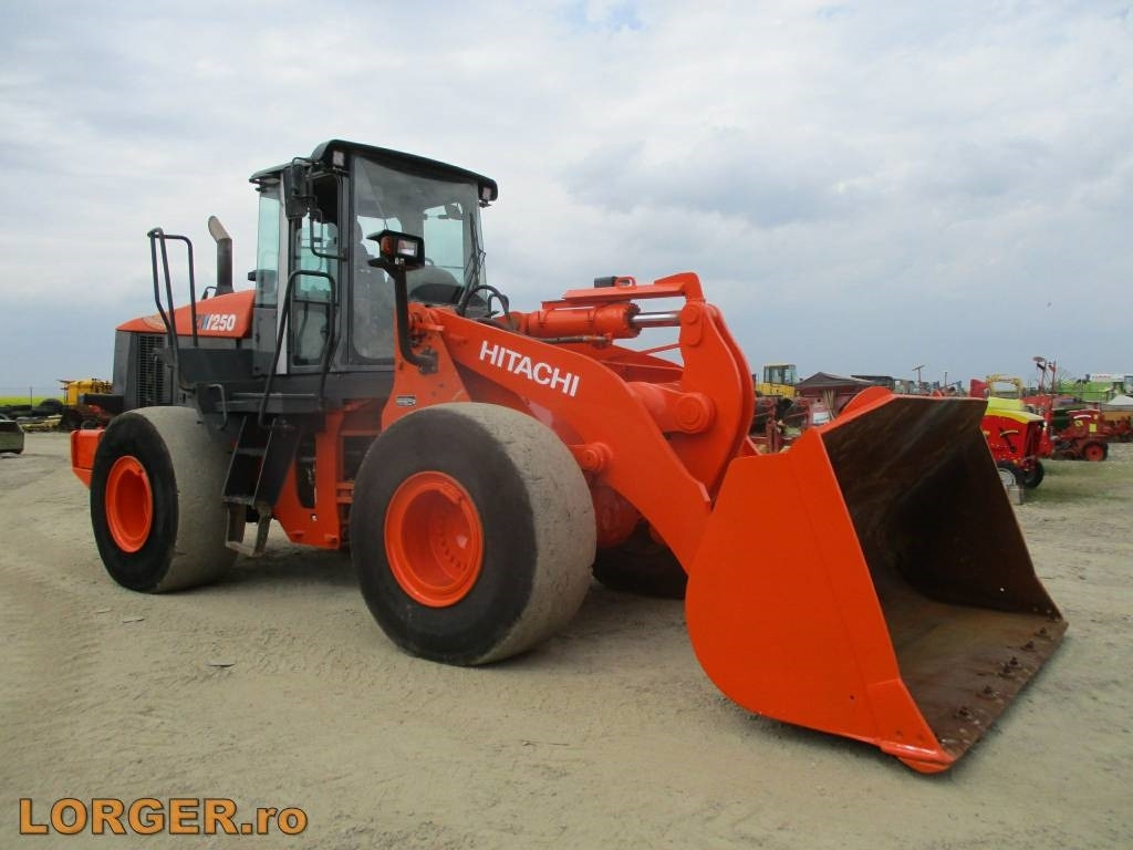 Hitachi ZW 250 - Wheel loader: picture 4 Hitachi ZW 250 - Wheel loader: picture 4