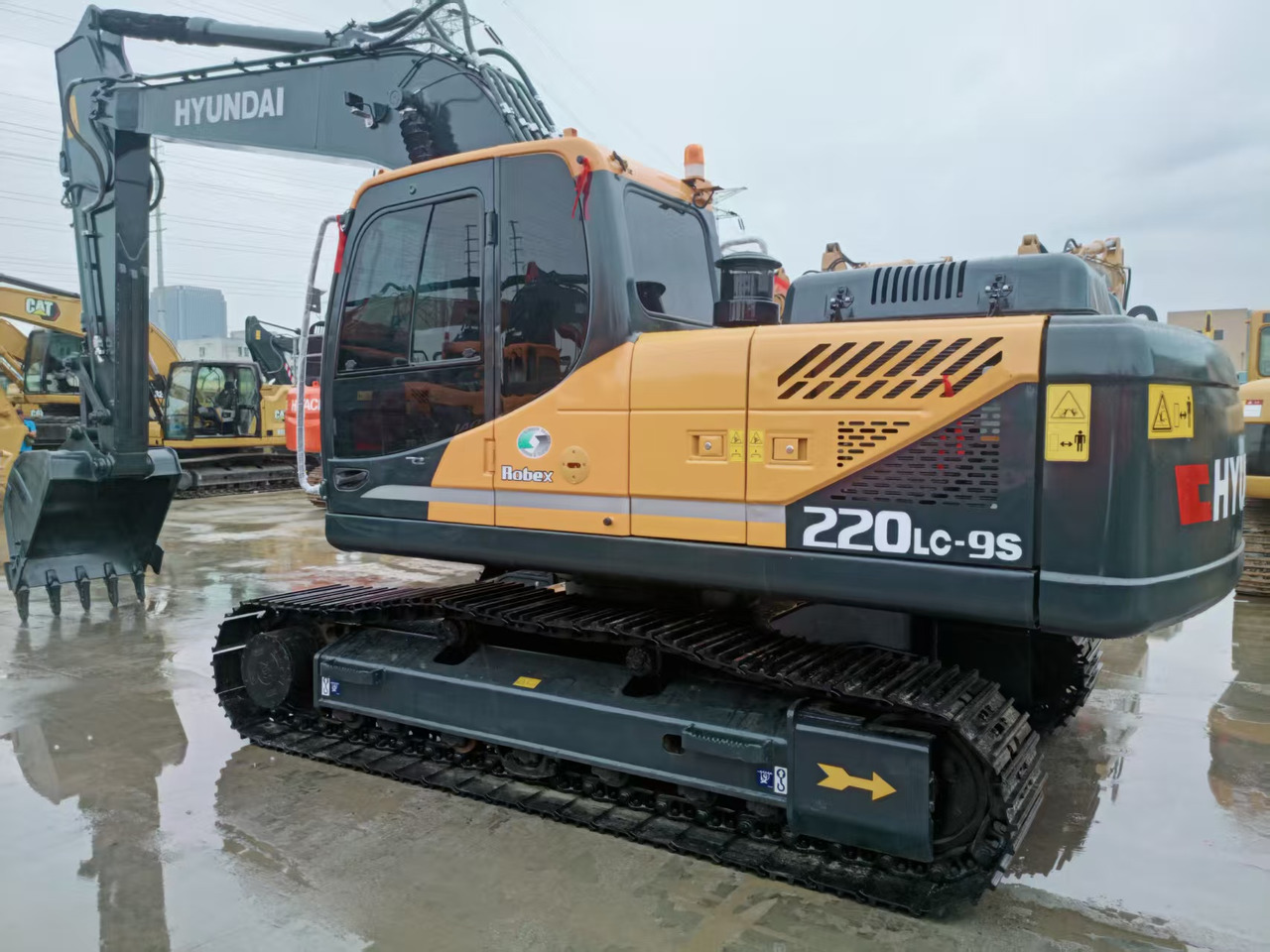 HYUNDAI 205-9T - Excavator: picture 1 HYUNDAI 205-9T - Excavator: picture 1
