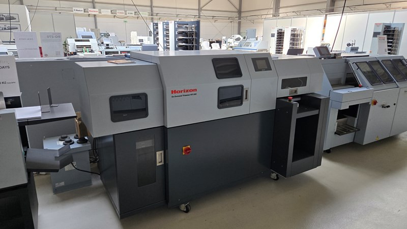 Horizon HT-30 C | 2012 | 4,7 Mio - Paper cutting machine: picture 1 Horizon HT-30 C | 2012 | 4,7 Mio - Paper cutting machine: picture 1