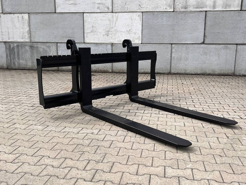 Volvo L60 / 70 / 90 / 110 8 tons Palletforks Palletvorken / Palletgabel - Forks for Construction machinery: picture 1 Volvo L60 / 70 / 90 / 110 8 tons Palletforks Palletvorken / Palletgabel - Forks for Construction machinery: picture 1