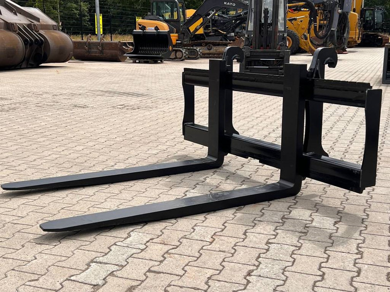 Volvo L60 / 70 / 90 / 110 8 tons Palletforks Palletvorken / Palletgabel - Forks for Construction machinery: picture 2 Volvo L60 / 70 / 90 / 110 8 tons Palletforks Palletvorken / Palletgabel - Forks for Construction machinery: picture 2